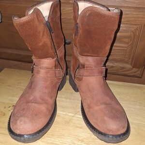 Vasque Sahara Brown Leather Suede Boots In A Ladies Size EU38 Or US 7.5.